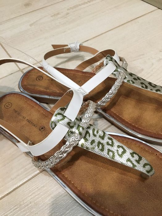 Sandale plate The Divine Factory