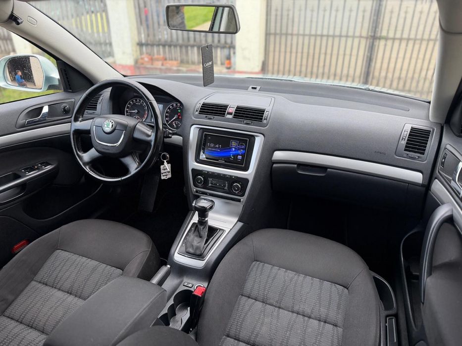 Skoda Octavia II DSG 2011 1.6 TDI