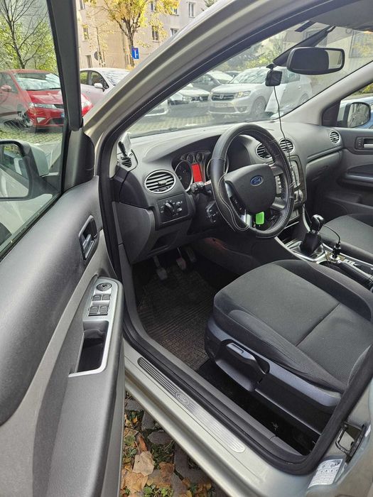 Ford Focus 2 Ghia 2009 2.0 Benzina