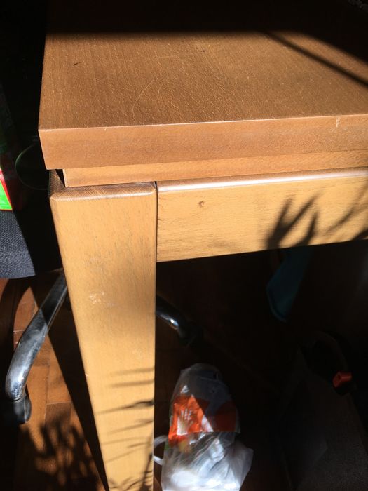 Продавам масив маса от бук/дъб естествено дърво.