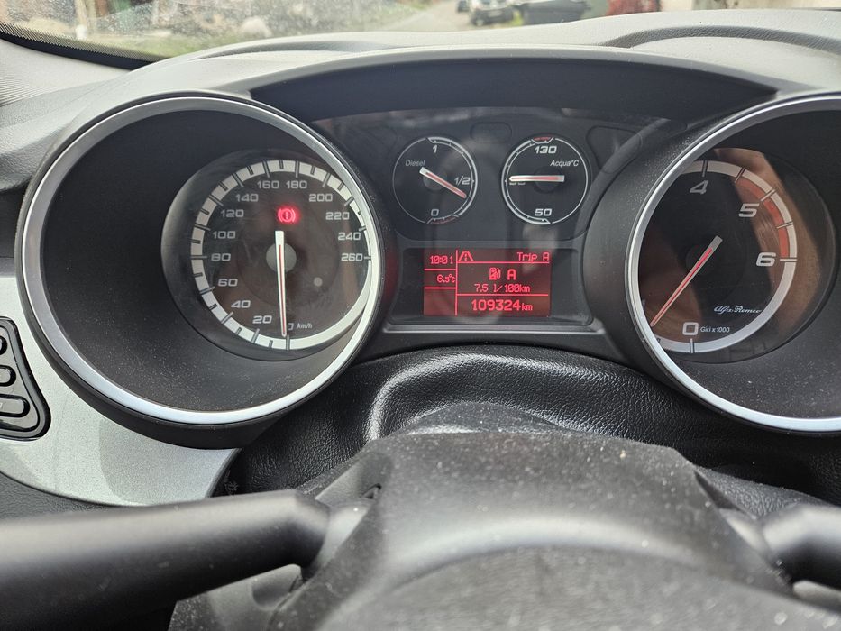 ALFA ROMEO 2012 _ 120 000 KM