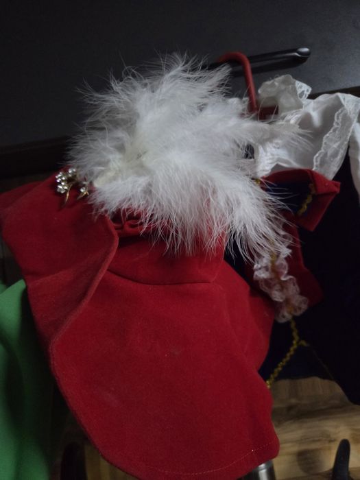 платья и костюмы