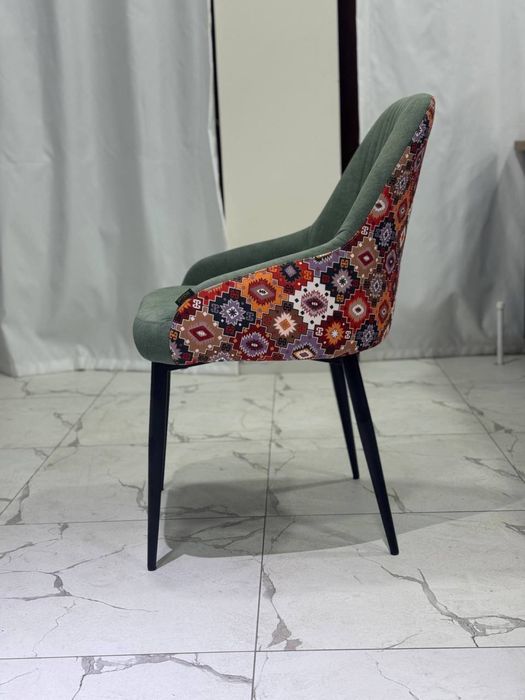 Стильные и удобные стулья с металлическим каркасом