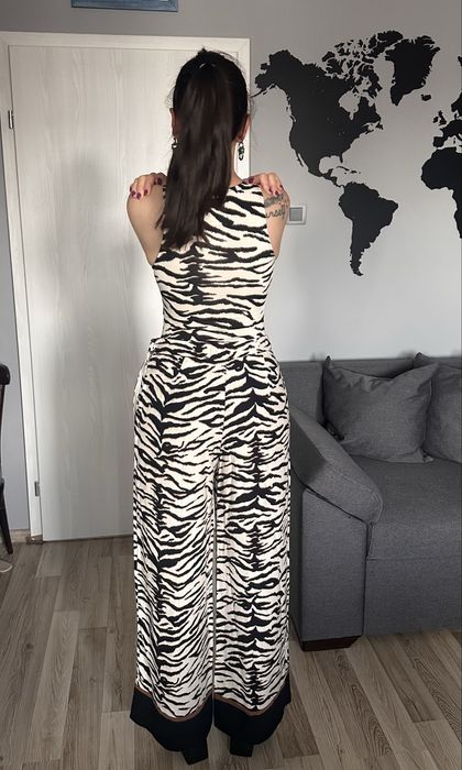 Елегантен тоалет- потник с панталон