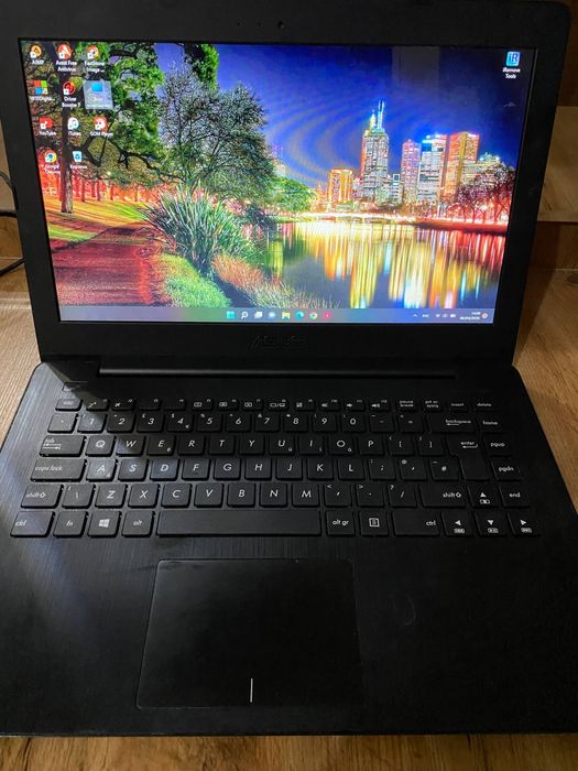 Компьютер Asus..
