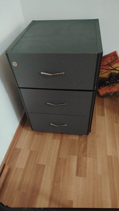 Șifonier,   masa extensibila  6 pers, rollbox pt birou.