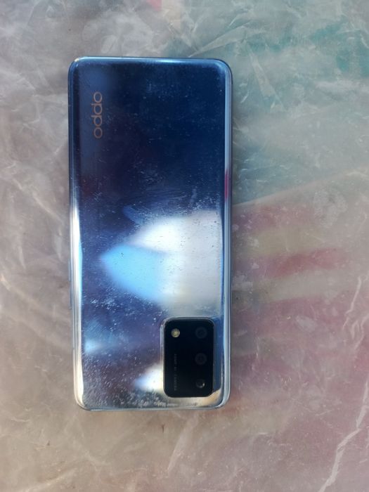 oppo телефон сотилади