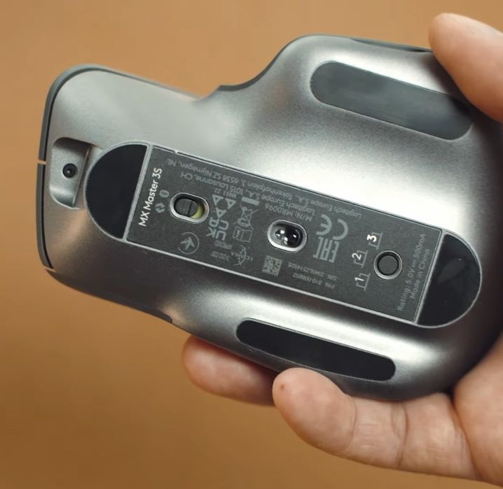 Logitech MX Master 3S Bolt в идеальном состоянии
