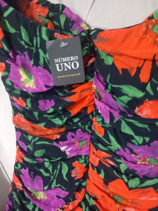 Rochiță înflorat cu umerii goi măsură XS Zara