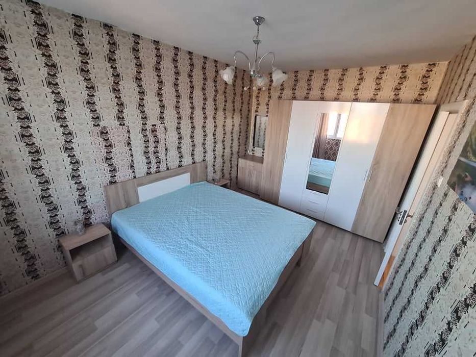 Дава се под наем Тристаен апартамент в Бургас, Славейков - 92 кв.м за 255 € - Снимка #1
