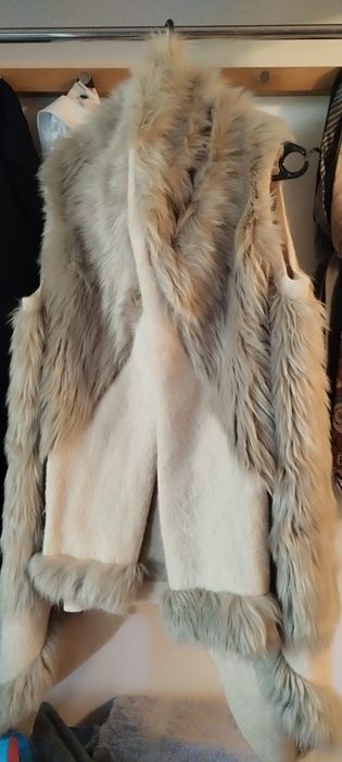 Vestă gri cu blana nouă