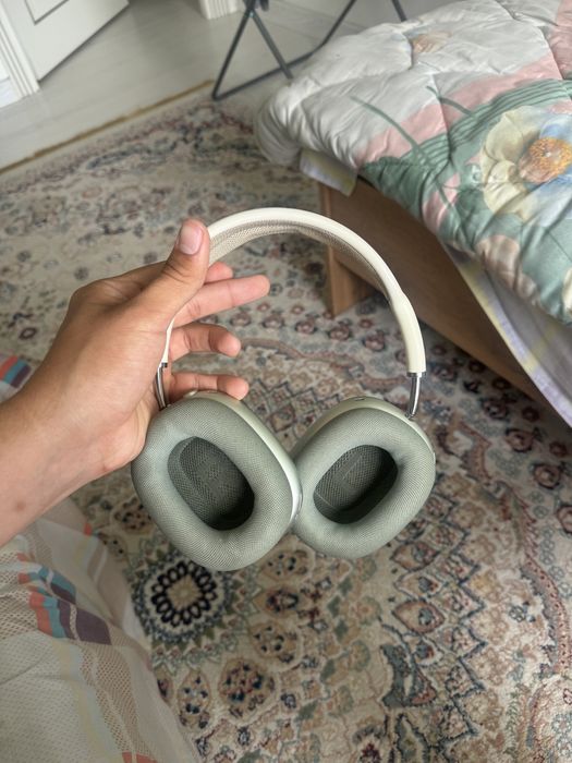 Airpods Max наушник