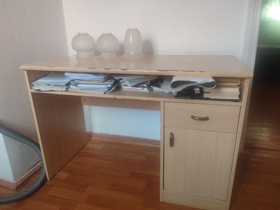 Продам письменный стол