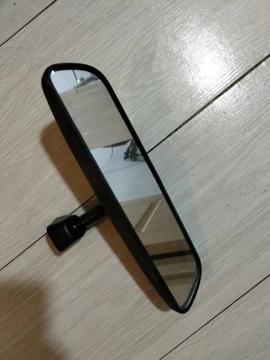 Зеркало заднего вида