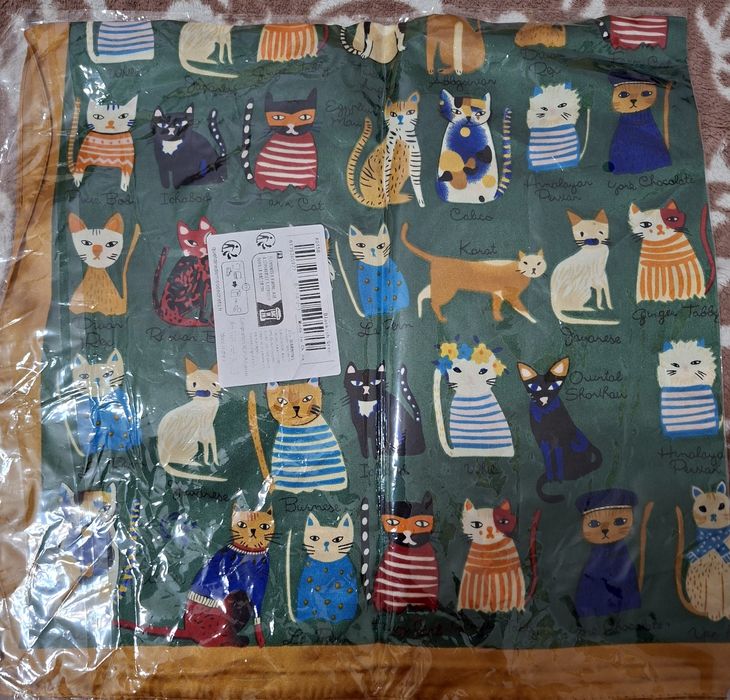 Платок с кошечками