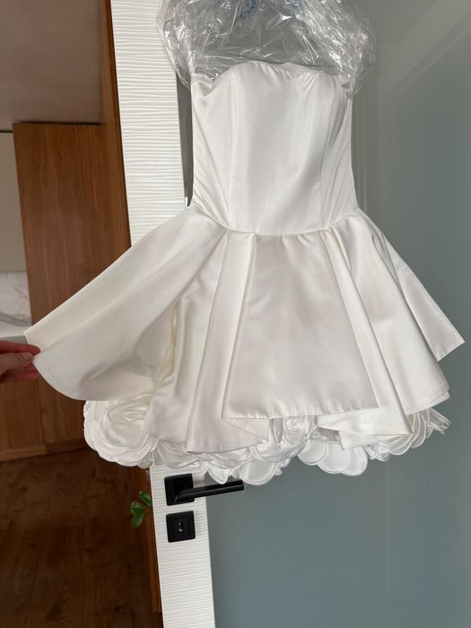 Рокля (бяла, официална)