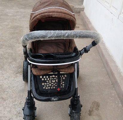 Bolalar kalyaskasi juda mustahkam va qulay