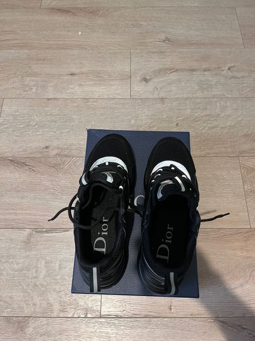 Чисто нови Dior b22