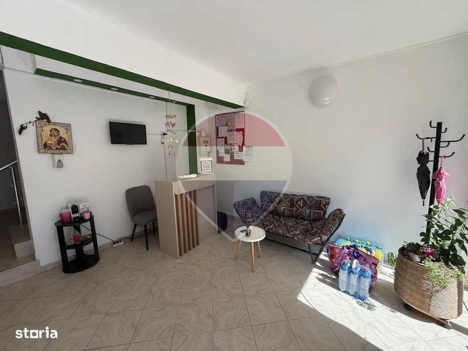 Pensiune cu 15 camere de vânzare în zona Nord