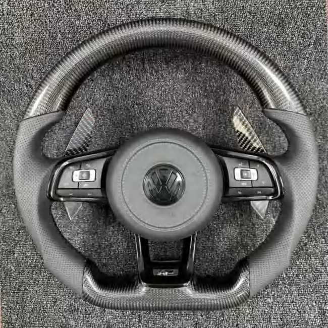 Volkswagen спортен волан – Carbon & Перфорирана кожа