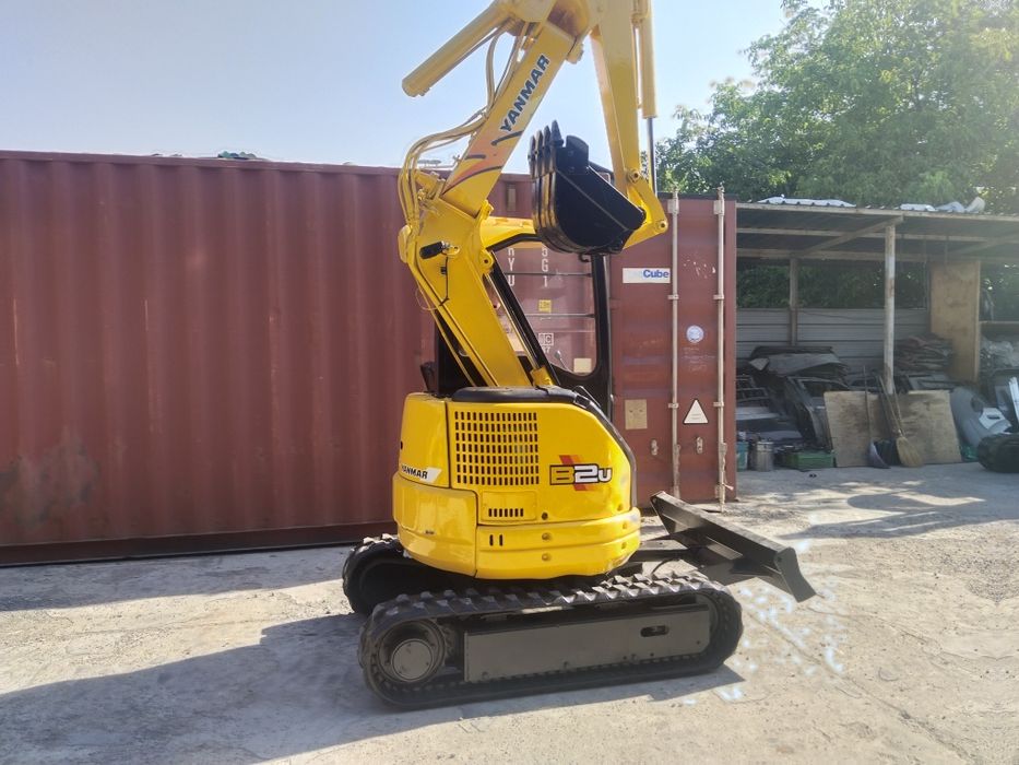 Мини экскаватор Yanmar B2u