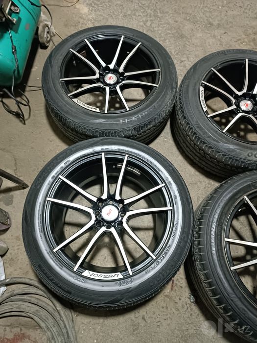 Vossen Diska Balon Cobaltga 215 55 R17 Holati Yaxshi