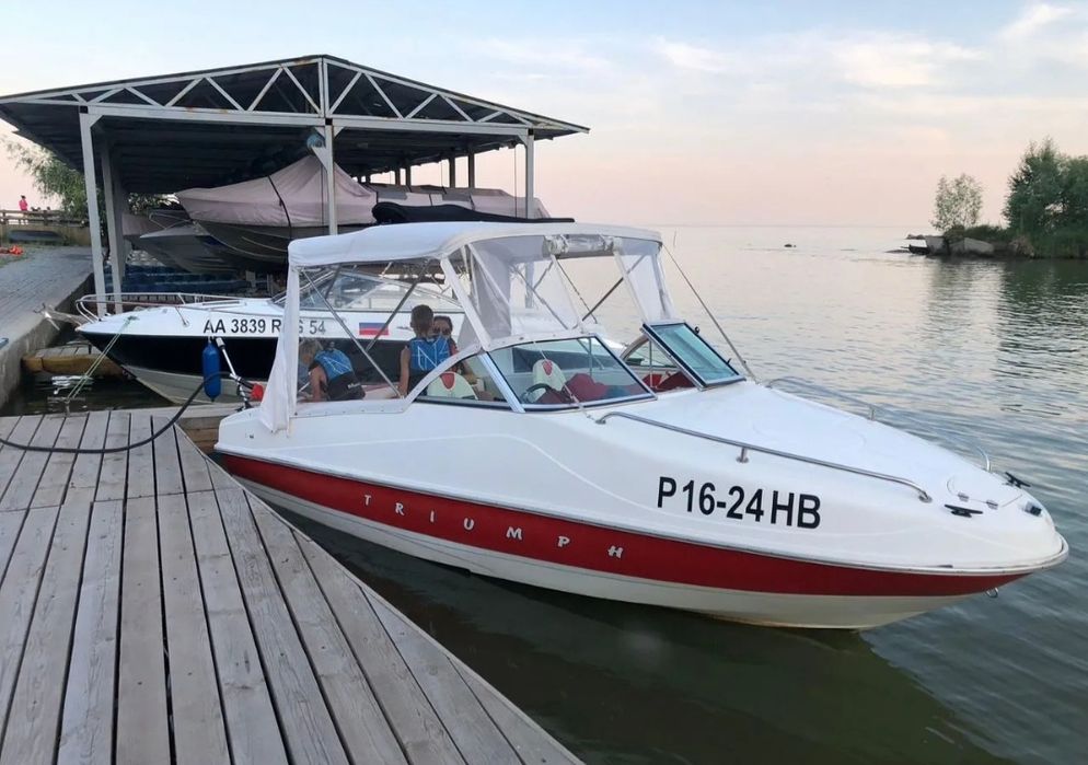 Продаётся Катер Triumph Yamaha 100 лс 4 такта