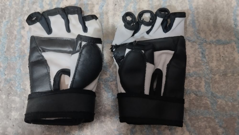 перчатки для тхэквондо WT.