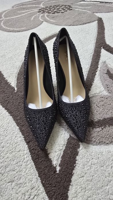 Продам туфли новые