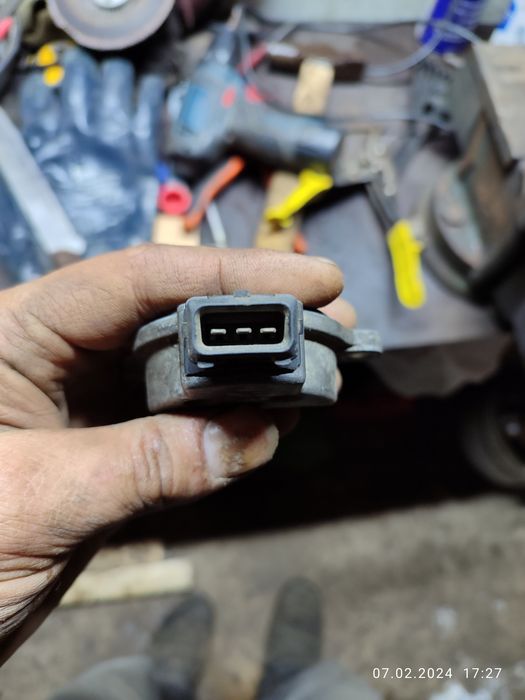 Датчик холла Ауди 100