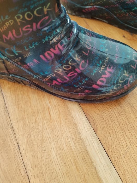 Нови и като нови маратонки ботуши 32-33 номер