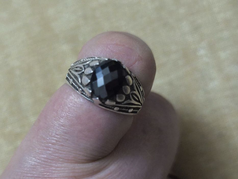 Серебряное кольцо.