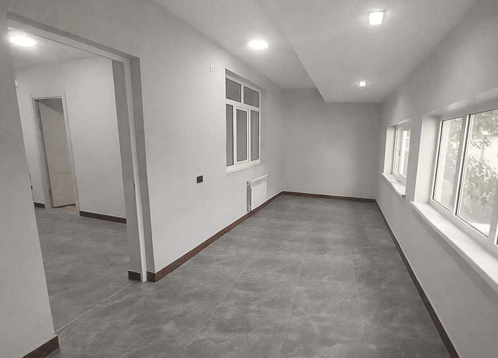 Аренда помещения под офис 150 м2 на 1-м этаже, 9 кабинетов, 2 склада