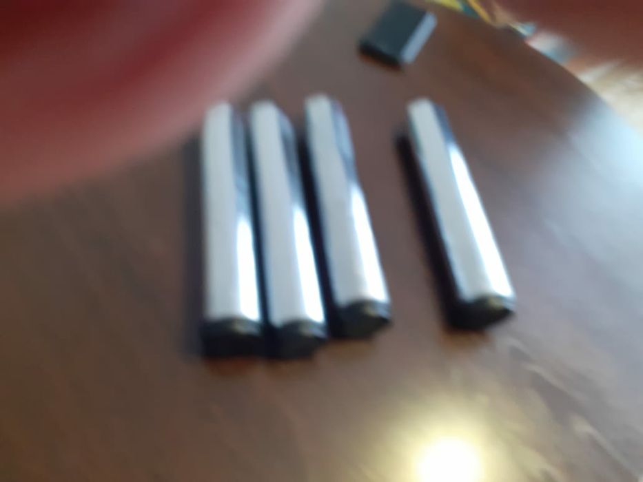 Стол круглый низкий