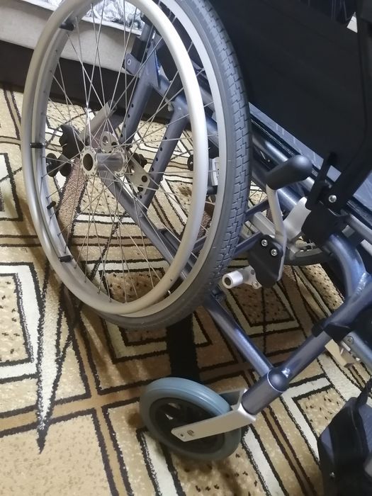 Инвалидная коляска