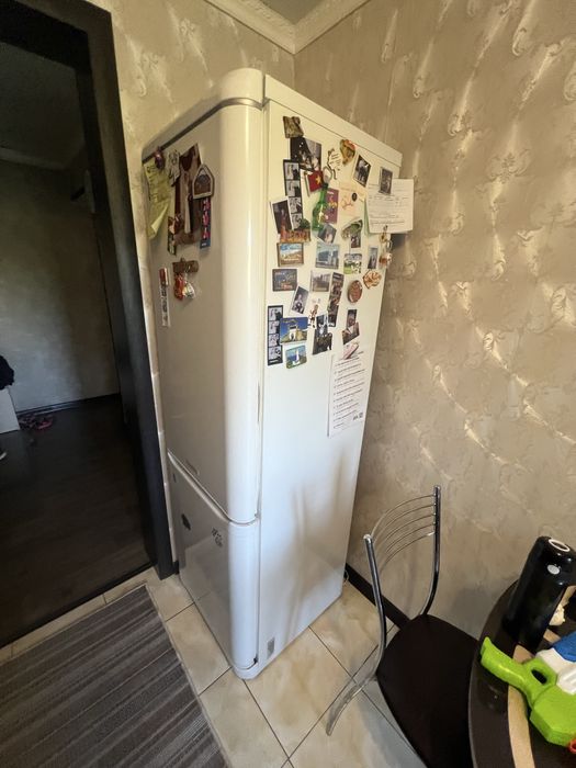 Продам холодильник Arisron