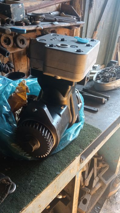 Продам компрессор