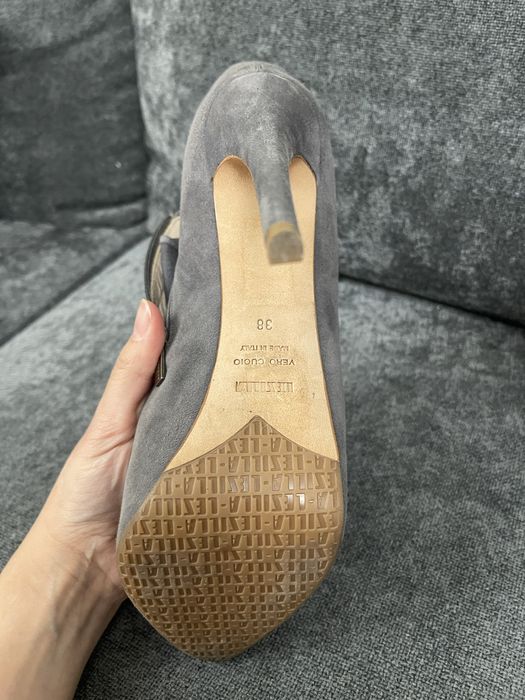 Продам ботильоны италия новые