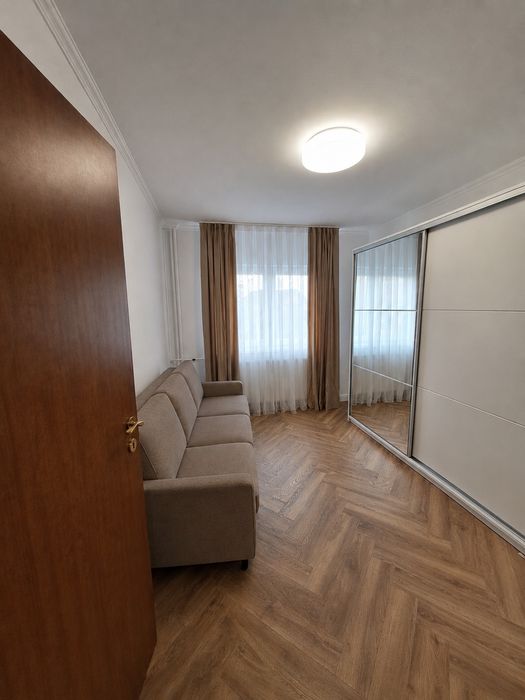 Apartament de închiriat