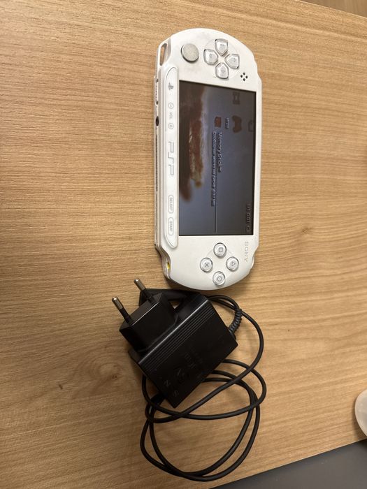 Sony PSP E1004 Street — оригинал, отличное состояние