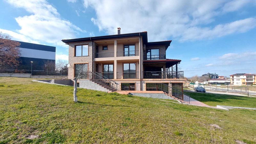 Две луксозни къщи за гости в курортен комплекс Минерални бани, обл. Хасково