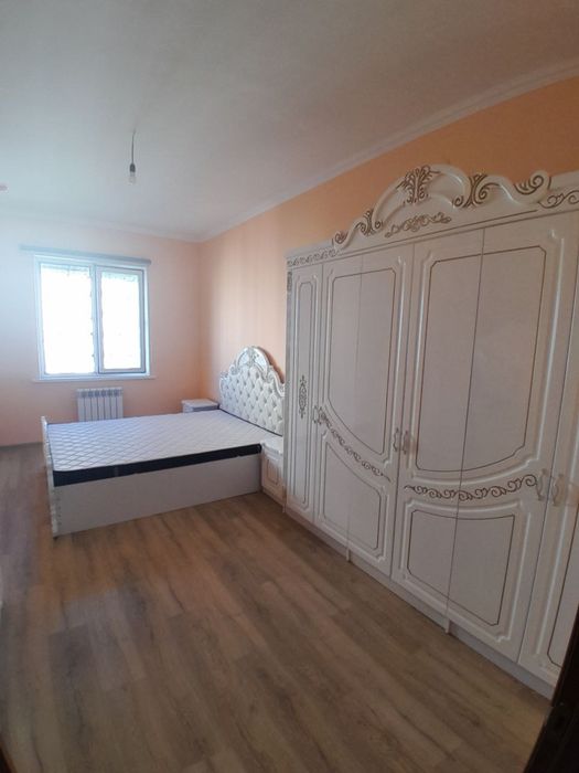 Қорасу 6 да уй сотилади