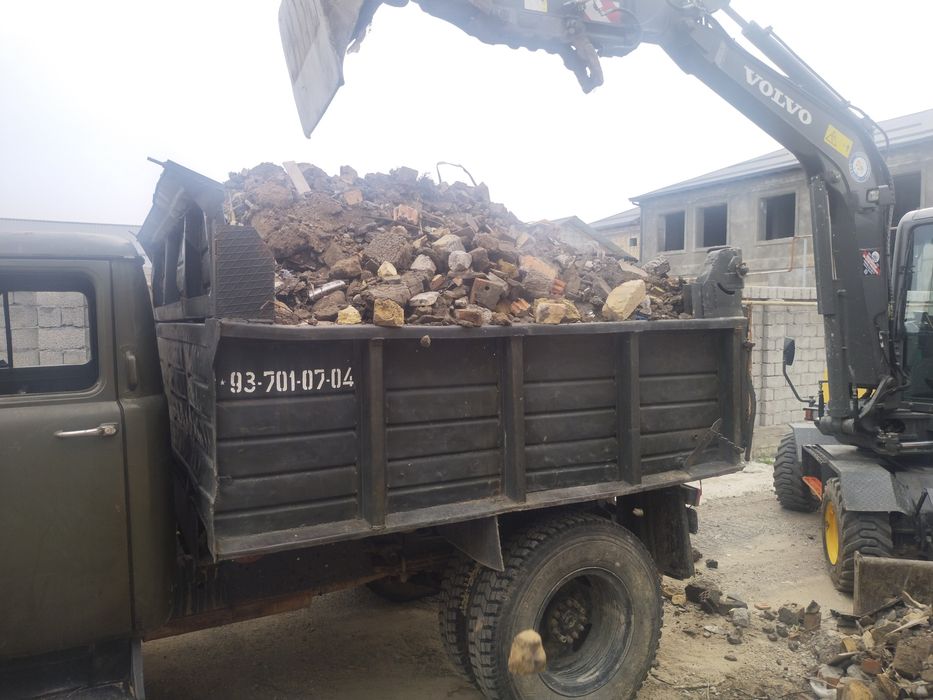 Б.у гишт.пишган гишт.шлакаблок.клинец.кум.тош.тупрок.кампот.шебен