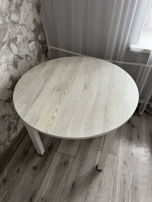 Продам стол, самовывоз