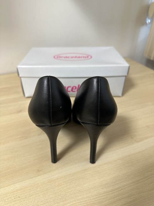 Черни обувки на ток