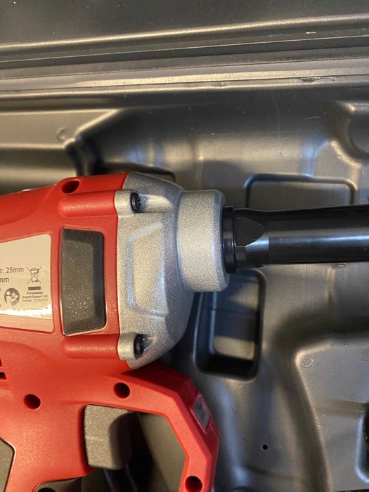 R20 Нитачка безчеткова 20000N куфар 1x2Ah RDP-BRG20/	R20 Гайковерт