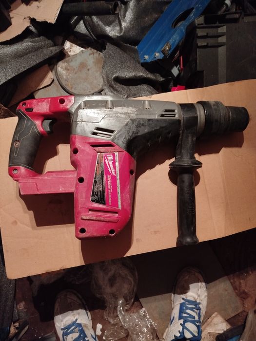 Milwaukee rotopercutor sds max chm