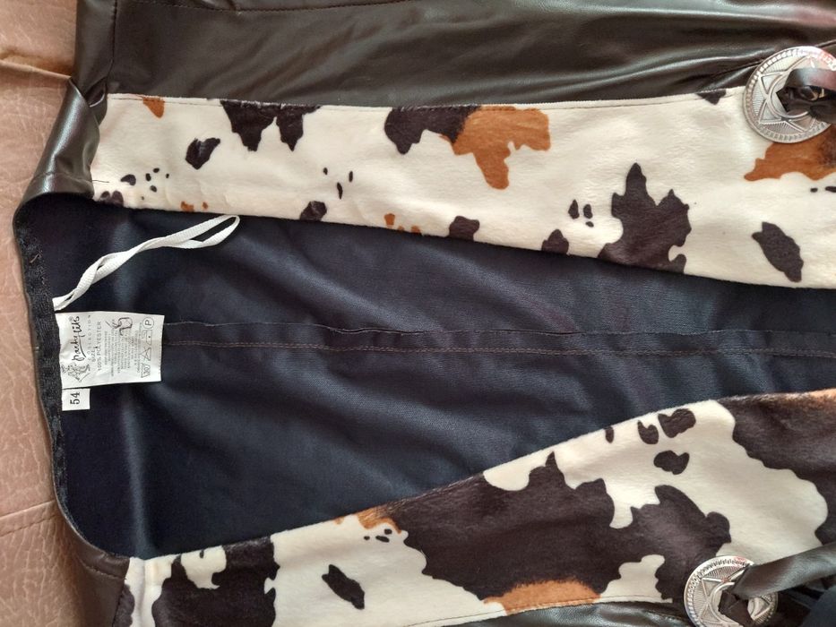 Vesta de barbat,model frumos,imitatie de piele