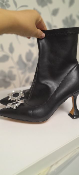 Сапожки новые  37 р