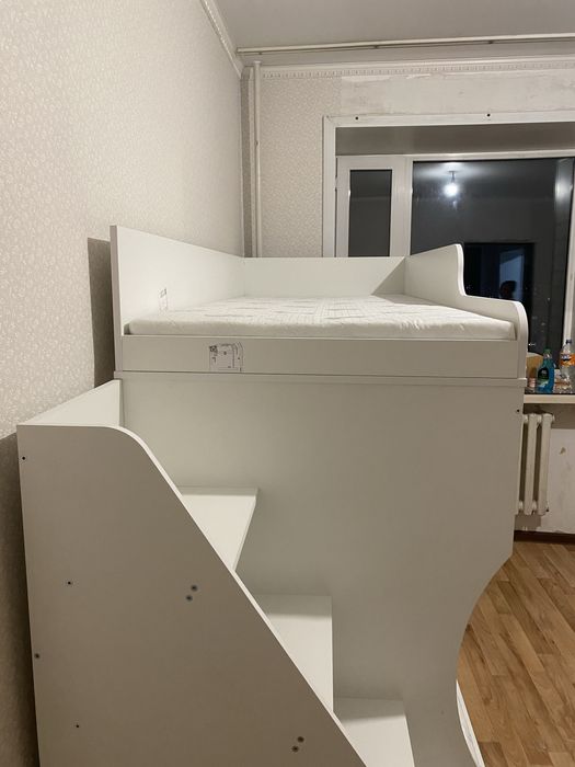 Срочно продам двухяростный кравать